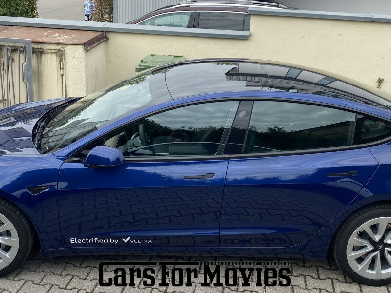CarsForMovies | Tesla Model 3 Long Range 2022 USA Blau Schwarz Zivilfahrzeug Limousine Bayern 6525 eauto elektro